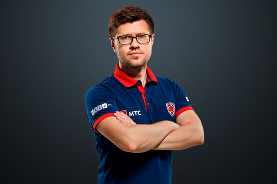 参与iQOO王者荣耀十周年典藏版抽签活动赢取新机